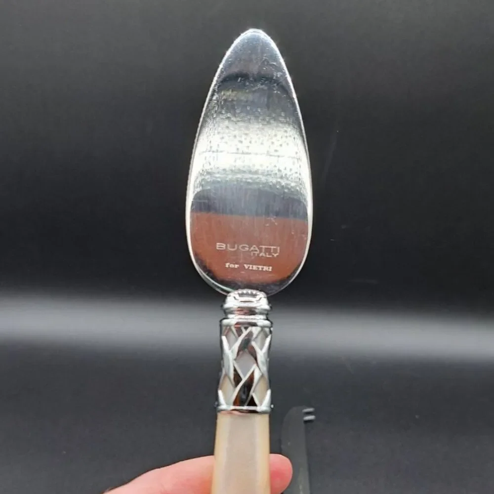 Bugatti For Vietri Mother of Pearl Iridescent Handle Cheese Knife Set of 3